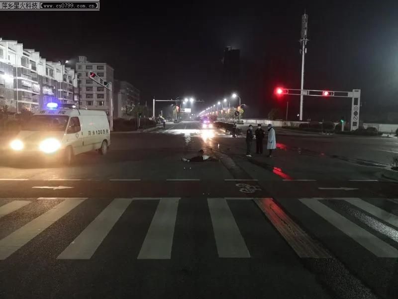 萍鄉(xiāng)醉漢馬路當(dāng)床睡，監(jiān)控拍下慘遭車(chē)輛碾壓驚心瞬間(圖3)